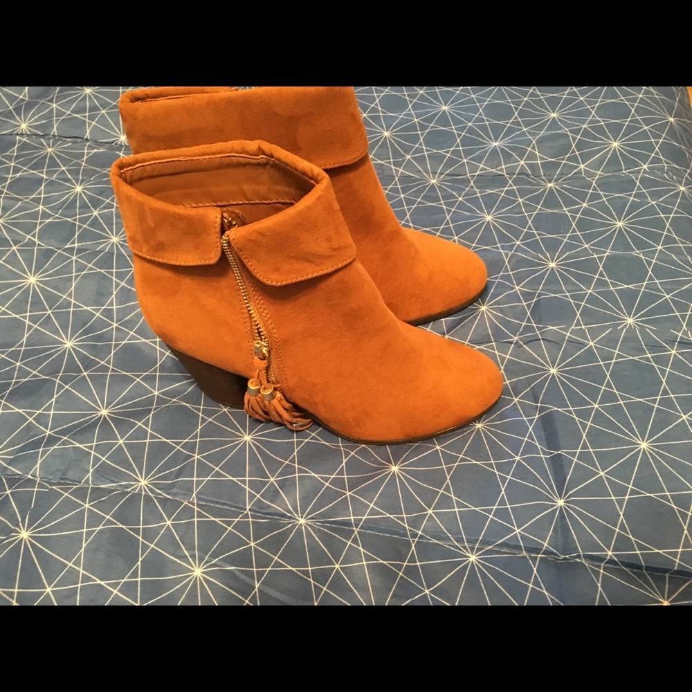 New never worn tan Lauren Conrad boots